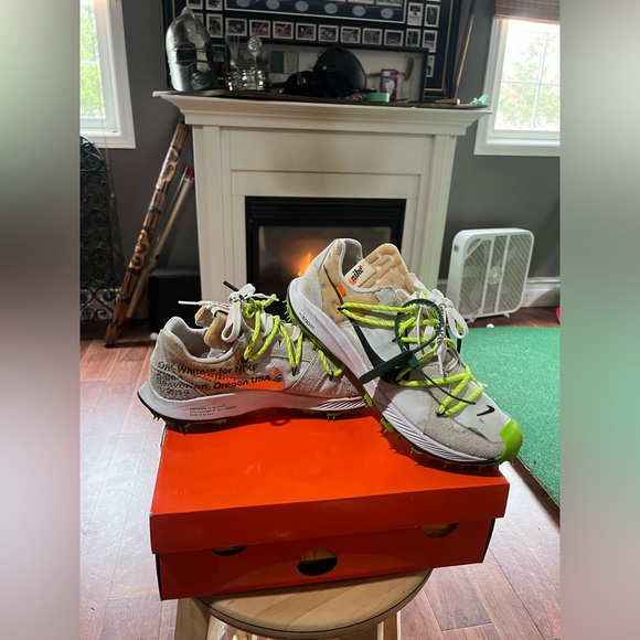 Off-White x Air Zoom Terra Kiger 5 - Picture 2 of 4